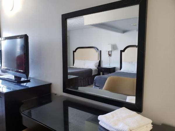 Niagara Falls Courtside Inn image 27