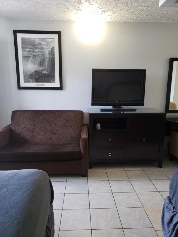 Niagara Falls Courtside Inn image 33