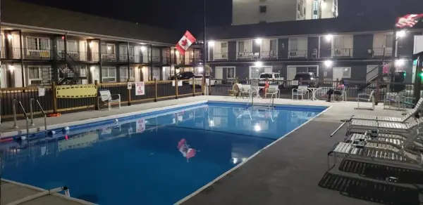 Niagara Falls Courtside Inn 5